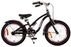 Mat zwarte meisjesfiets van 16 inch met terugtraprem, handrem en reflectoren in de pedalen, verstelbaar zadel en stuur, aluminium frame, standaard en comfortabel zacht zadel bij Fitmarktnl